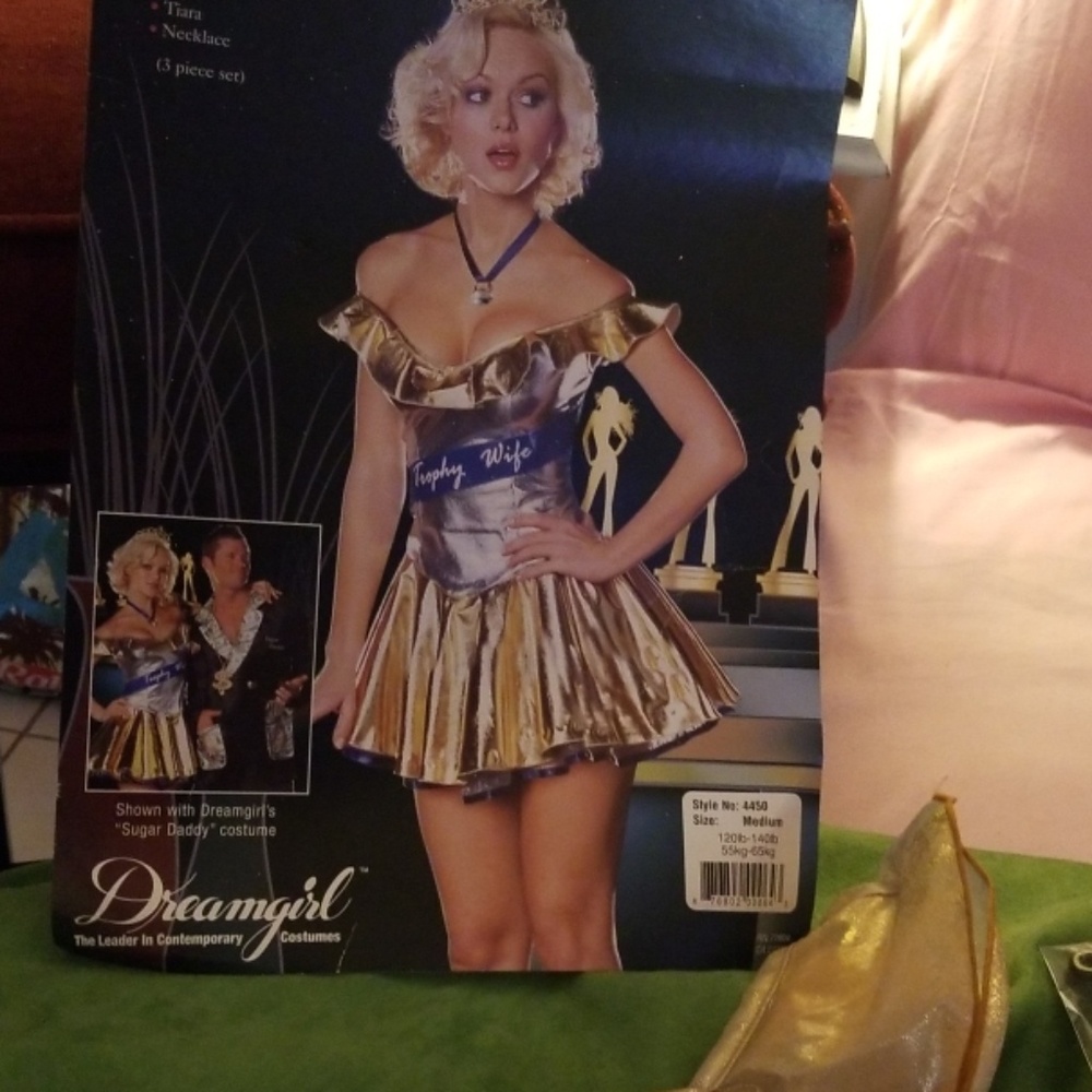 Womens/Halloween costume "Trophy Wife", or "Star G